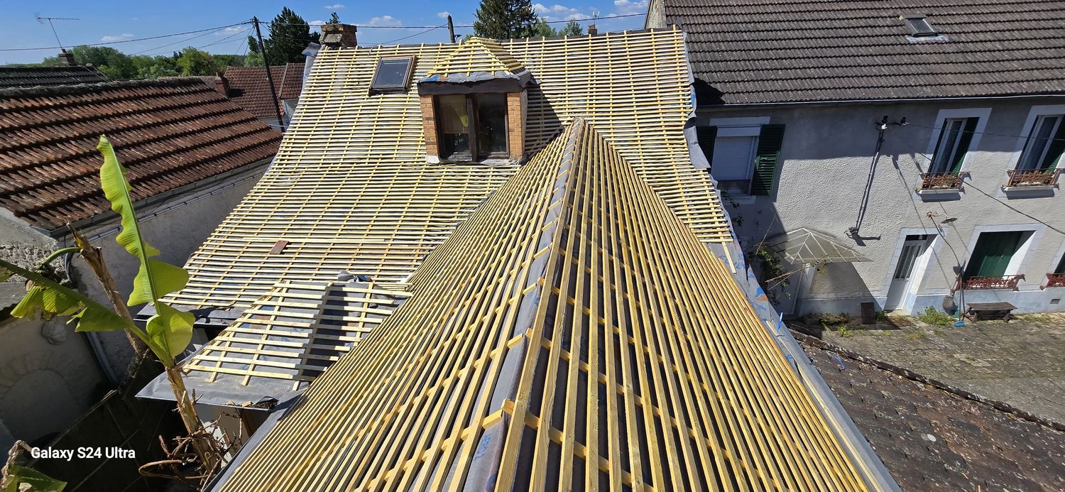 Liteaunage neuf en place autour de la lucarne en brique — chantier Schatz Rénovation à Itteville