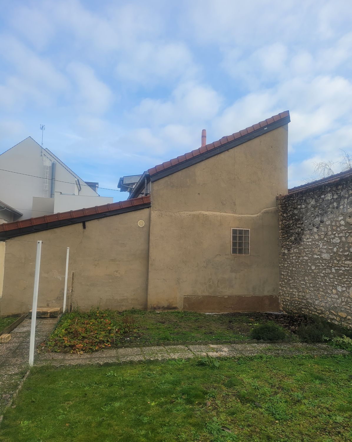 Le pignon avant ravalement — chantier Schatz Rénovation à Ivry-sur-Seine