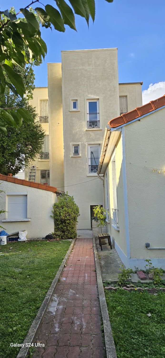Pignon et descentes après intervention — chantier Schatz Rénovation à Melun